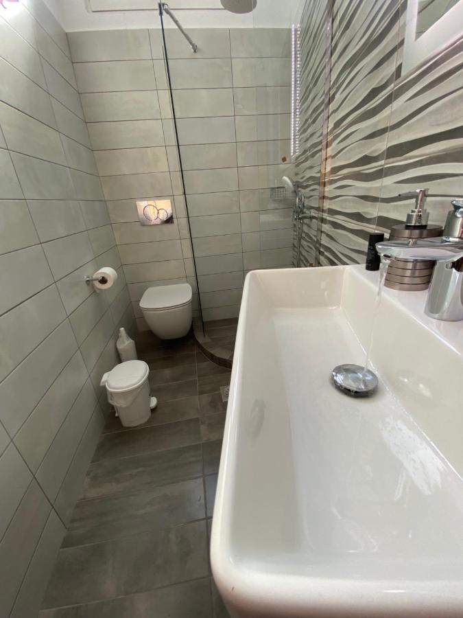 Ninemia Apartment Artemonas Luaran gambar